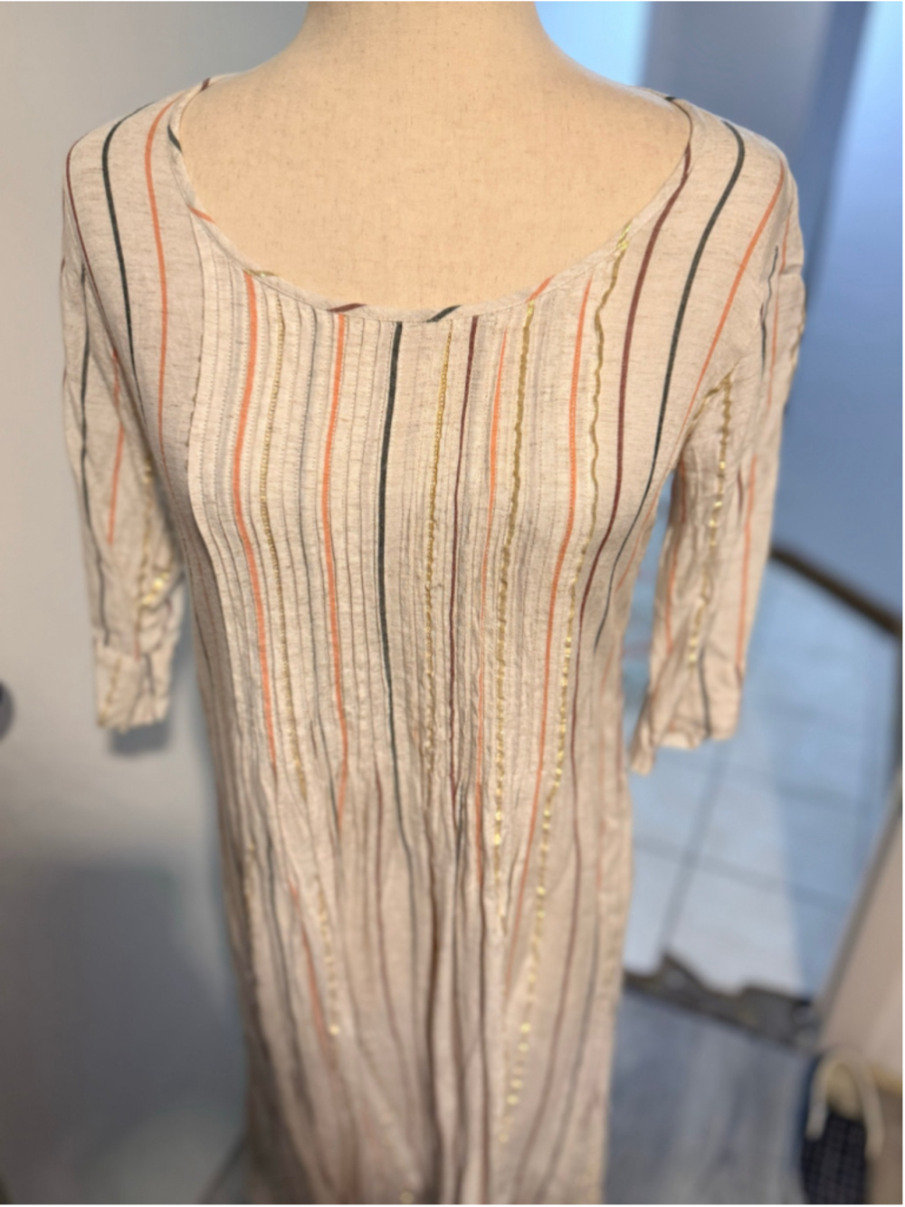 BIBA Indian Ethnic Striped Kurta Dress Midi
Gold Metallic Accent Size 32/small
